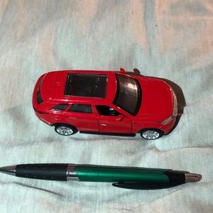 1:42 Landrover Velar pull back action